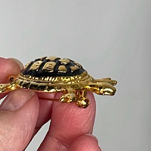 Vintage turtle brooch gold and enamel brooch - Picture 3 of 6